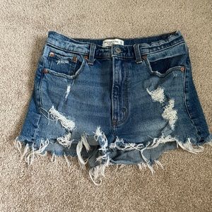 Abercrombie & Fitch size 4